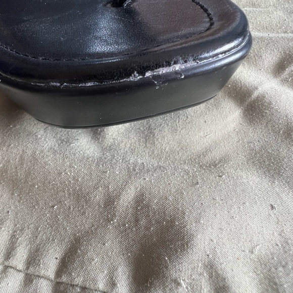 Guess Ladies Sandals - Picture 8 of 10